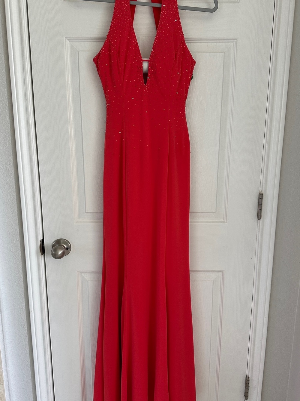 NIKI by Niki Livas Coral Beaded Halter Formal Prom Dress Open Lace Back Size 4